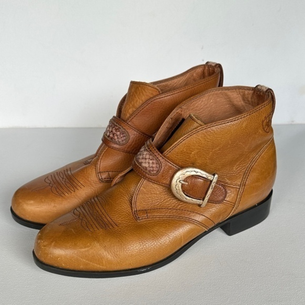 ARIAT Juliet Tan Leather Ankle Boots with western style Buckle size 7 women’s